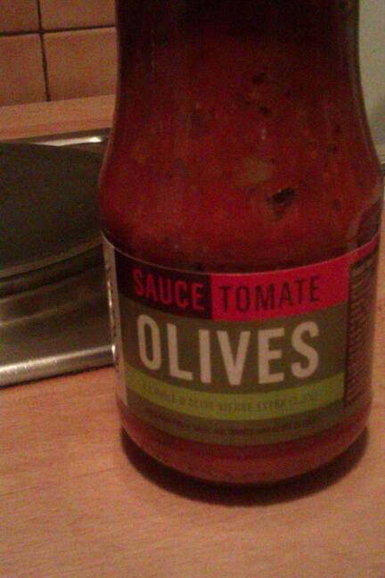 Sauce tomate aux olives vertes et noires, à l'huile d'olive vierge extra