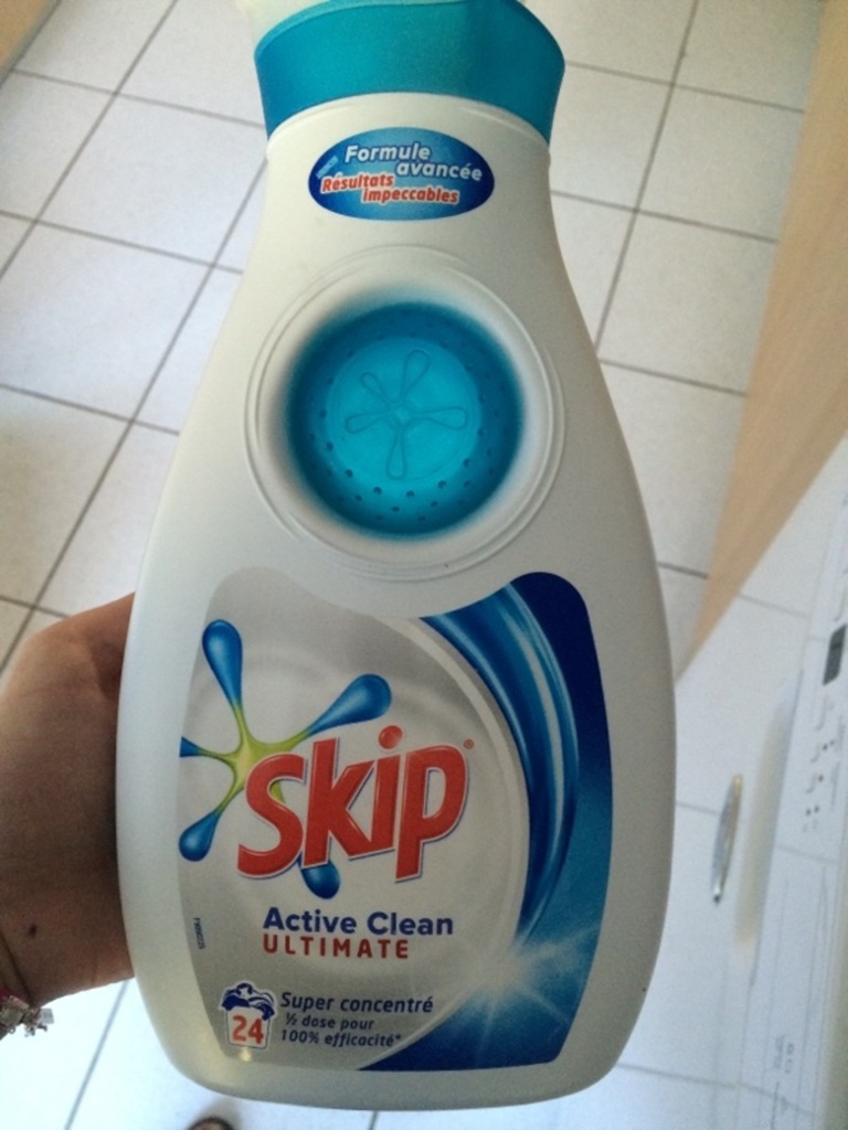 Skip Petit & Puissant - Lessive liquide Active Clean le bidon de 840 ml