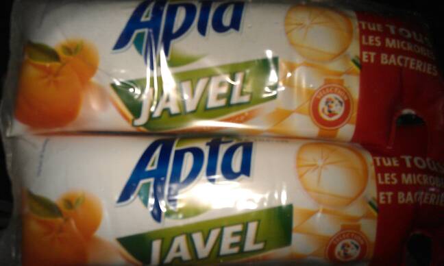 Apta, Javel au parfum mandarine a 9,6 % de chlore actif, les 3 doses - 250 ml