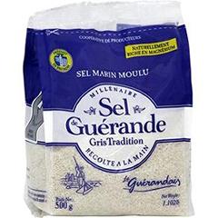 Sel moulu en sachet Recolte a la main selon une methode traditionnelle millenaire, Juste seche, broye, ce sel de Guerande est garanti sans additif.