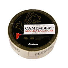 Camembert fabrique en Normandie 22% de matieres grasses, a base de lait thermise. Elabore au pays d'Auge, moule a la louche.