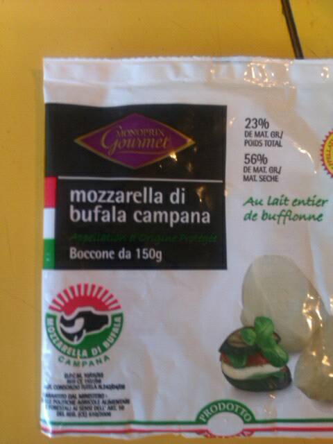 Mozzarella bufala, fromage frais à pâte filée et lait pasteurisé