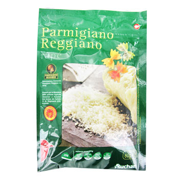 Parmigiano Reggiano rape 8% de matieres grasses, a base de lait de vache cru