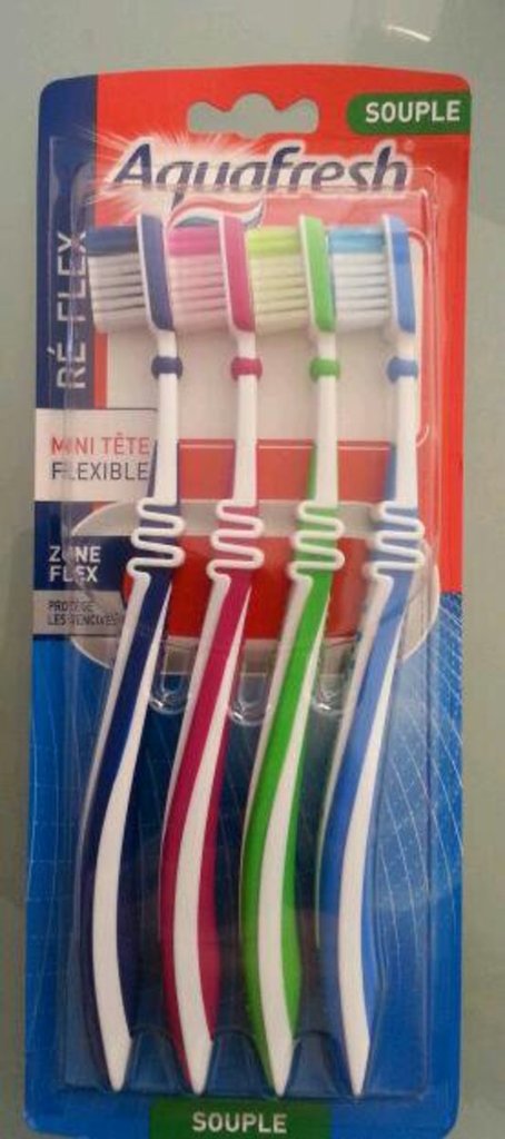 Brosses a dents Re-Flex souples Aquafresh, paquet de 4 unites