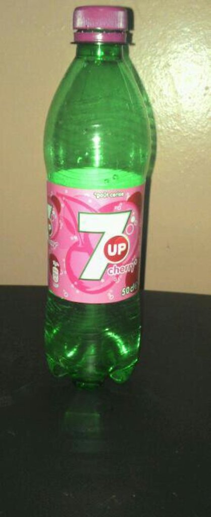 Seven Up Soda Cherry la bouteille de 50 cl